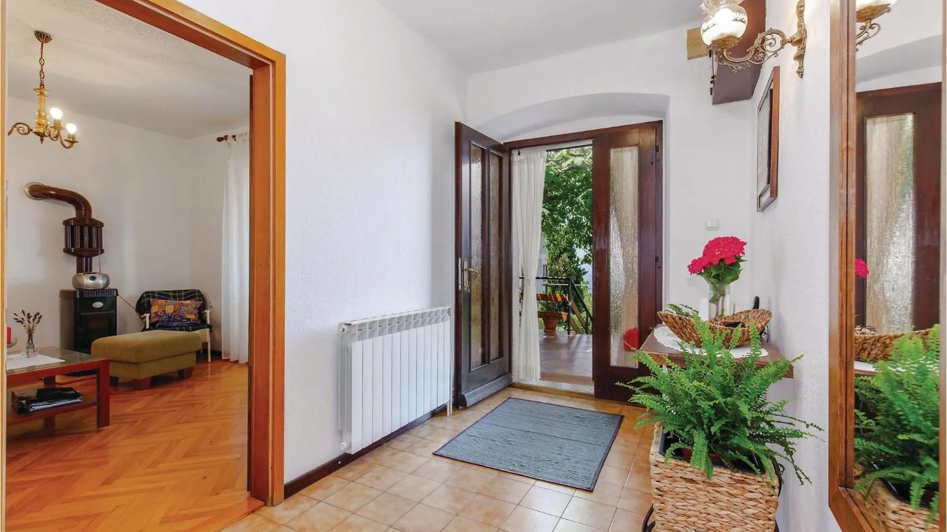 3 Bedroom Lovely Home In Hreljin Croacia